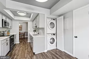 10222 Bushman Dr, Oakton, VA 22124 - Photo 16