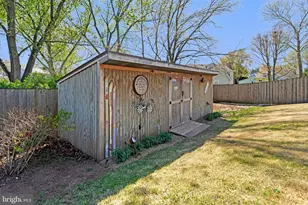 13227 Pearsall Ln, Fairfax, VA 22033 - Photo 46