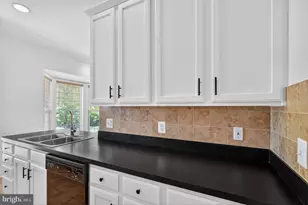 5369 Crimson Sky Ct, Centreville, VA 20120 - Photo 6