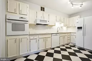 5902 Mt Eagle Dr, Alexandria, VA 22303 - Photo 20