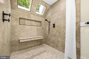 7412 Brian Run Ct, Springfield, VA 22153 - Photo 28