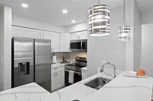 6908 Mary Caroline Cir, Alexandria, VA 22310 - Photo 8