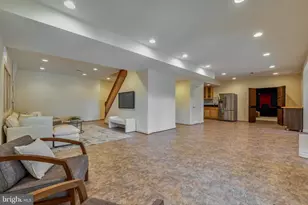 10409 Dunn Meadow Rd, Vienna, VA 22182 - Photo 54