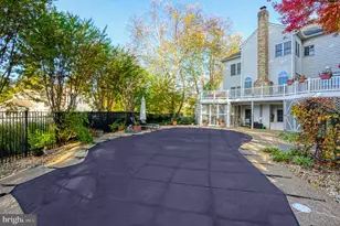 10409 Dunn Meadow Rd, Vienna, VA 22182 - Photo 12