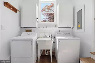 9704 Blake Ln, Fairfax, VA 22031 - Photo 8