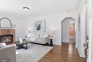 9704 Blake Ln, Fairfax, VA 22031 - Photo 2