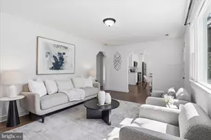 9704 Blake Ln, Fairfax, VA 22031 - Photo 4