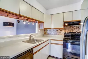 6925 Mary Caroline Cir, Alexandria, VA 22310 - Photo 16