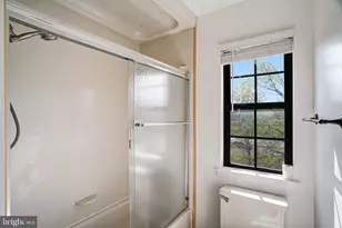 6925 Mary Caroline Cir, Alexandria, VA 22310 - Photo 24