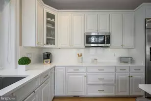 8937 Rhododendron Cir, Lorton, VA 22079 - Photo 32