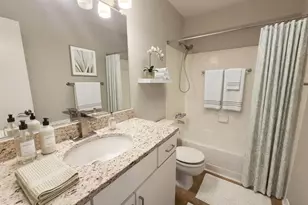 3176 Summit Square Dr, Oakton, VA 22124 - Photo 14