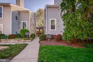 10087 Oakton Terrace Rd, Oakton, VA 22124 - Photo 1