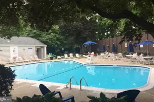 10087 Oakton Terrace Rd, Oakton, VA 22124 - Photo 36