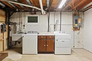 1912 Prelude Dr, Vienna, VA 22182 - Photo 38