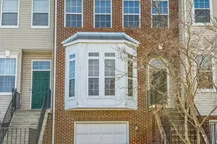 14647 Seasons Dr, Centreville, VA 20120 - Photo 2