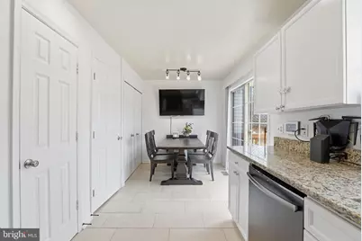 5982 Manorwood Drive, Centreville, VA 20120 - Photo 6