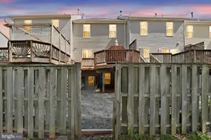 5982 Manorwood Dr, Centreville, VA 20120 - Photo 2