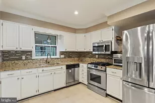 9201 Cherrytree Dr, Alexandria, VA 22309 - Photo 8