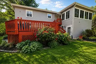 9201 Cherrytree Dr, Alexandria, VA 22309 - Photo 10