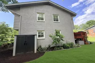 9201 Cherrytree Dr, Alexandria, VA 22309 - Photo 8