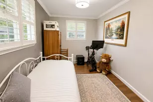 9201 Cherrytree Dr, Alexandria, VA 22309 - Photo 28