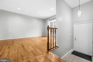 10058 Chestnut Wood Ln, Burke, VA 22015 - Photo 4