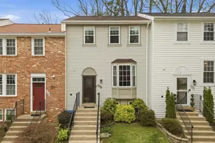 10058 Chestnut Wood Ln, Burke, VA 22015 - Photo 1