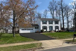 4515 Silas Hutchinson Dr, Chantilly, VA 20151 - Photo 4