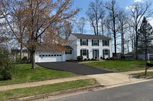 4515 Silas Hutchinson Dr, Chantilly, VA 20151 - Photo 2