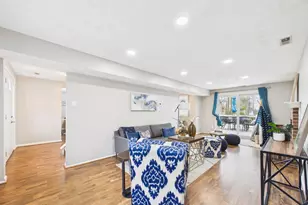 4515 Silas Hutchinson Dr, Chantilly, VA 20151 - Photo 20