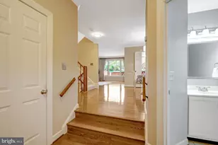 5883 Woodfield Estates Dr, Alexandria, VA 22310 - Photo 4