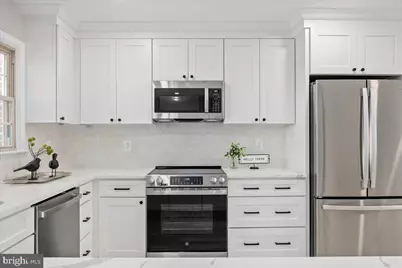 2872 Sutton Oaks Lane, Vienna, VA 22181 - Photo 8