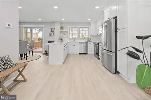 2872 Sutton Oaks Ln, Vienna, VA 22181 - Photo 2