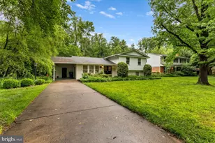 8800 Higdon Dr, Vienna, VA 22182 - Photo 2