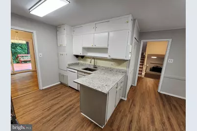 8800 Higdon Drive, Vienna, VA 22182 - Photo 6
