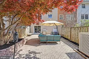 6308 Paddington Ln, Centreville, VA 20120 - Photo 26