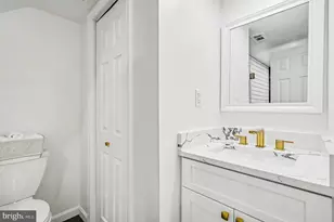 6308 Paddington Ln, Centreville, VA 20120 - Photo 22