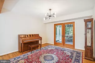 10408 Hunter Ridge Dr, Oakton, VA 22124 - Photo 10