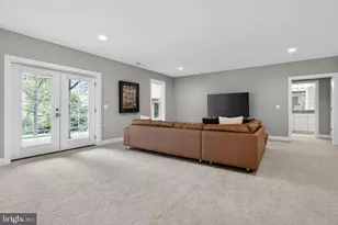 2725 Willow Dr, Vienna, VA 22181 - Photo 10