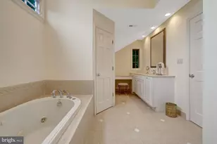 911 Rail Ct, McLean, VA 22102 - Photo 30