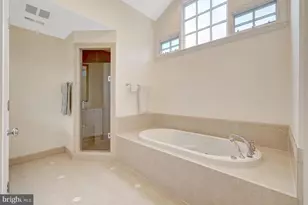 911 Rail Ct, McLean, VA 22102 - Photo 32