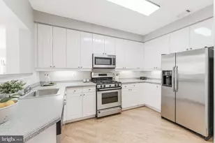 1851 Stratford Park Pl, Reston, VA 20190 - Photo 8