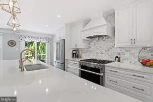 10106 Nadine Dr, Vienna, VA 22181 - Photo 2