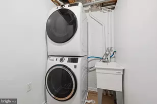 8955 Omega Ct, Springfield, VA 22152 - Photo 36