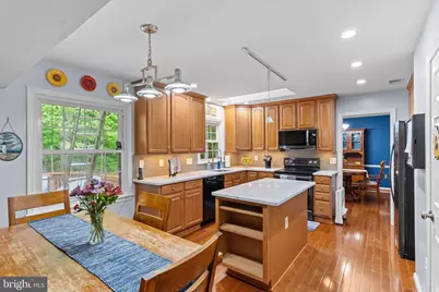 7710 Wilbur Court, Springfield, VA 22153 - Photo 4