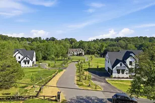 11561 Stuart Mill Rd, Oakton, VA 22124 - Photo 78