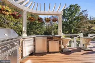 11561 Stuart Mill Rd, Oakton, VA 22124 - Photo 58