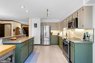 9012 Daum Ct, Springfield, VA 22153 - Photo 8