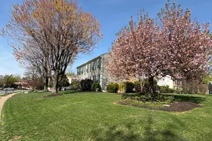 3603 Great Laurel Ln, Fairfax, VA 22033 - Photo 2