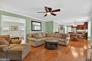 3603 Great Laurel Ln, Fairfax, VA 22033 - Photo 10
